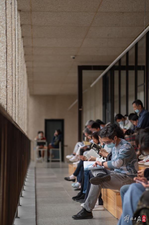 讀書,，遛娃，打卡……清明假日,，上海這間圖書館開啟限流模式(圖17)