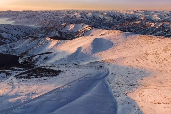 將軍山、可可托海,、吉克普林滑雪場(chǎng)對(duì)阿勒泰地區(qū)居民實(shí)施免費(fèi)滑雪政策活動(dòng)詳情