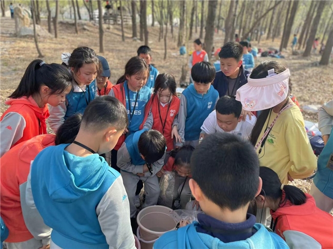 
			感受春日自然,，探訪春日奧秘 ——北京市建華實(shí)驗(yàn)學(xué)校三年級(jí)部春季研學(xué)課程
		(圖4)