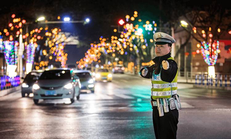 警界楷模 以榜樣光輝照亮莊嚴(yán)警徽(圖4)